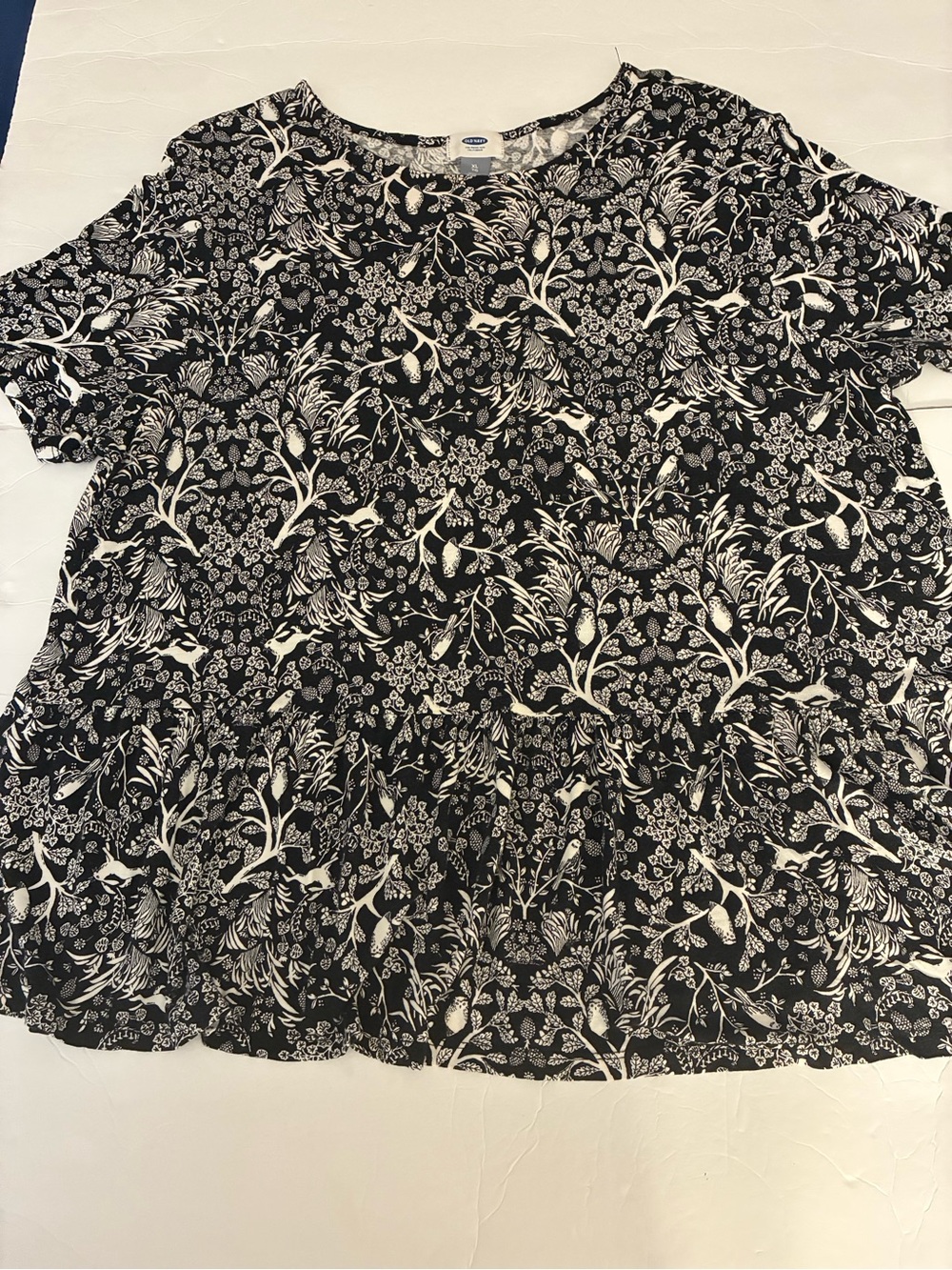 Old Navy Black/White Floral Print Peplum T XL Cottagecore Casual Elevated Basics